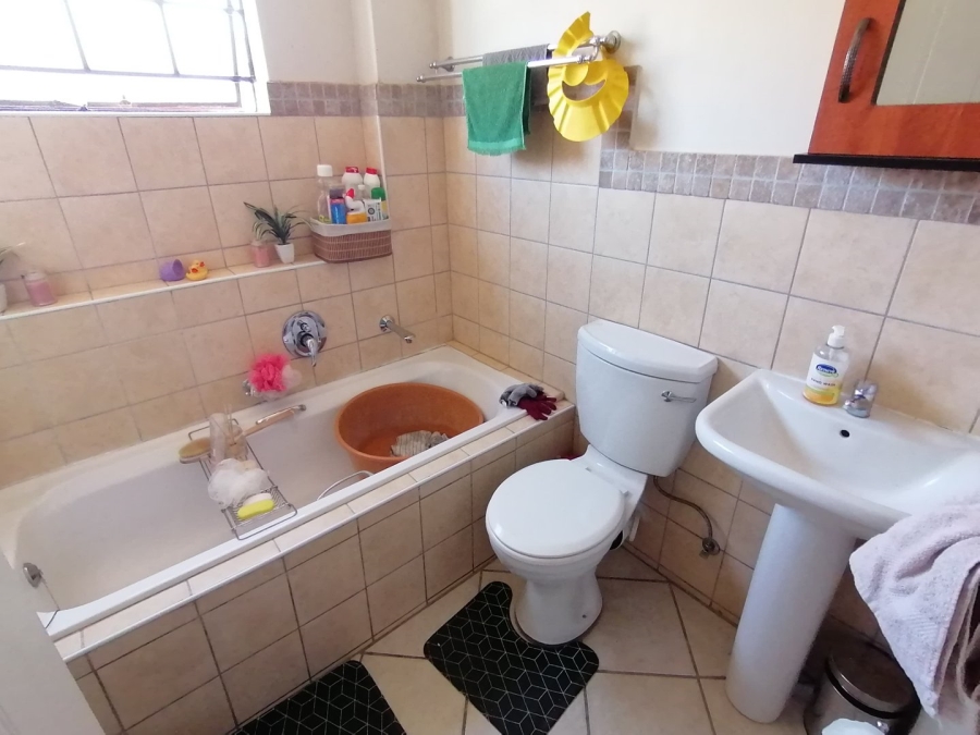 2 Bedroom Property for Sale in Hillside Free State